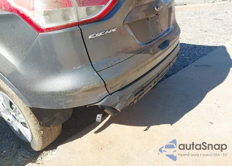 2014 Ford Escape S z USA, uszkodzony, nr VIN 1FMCU0F77EUD05545